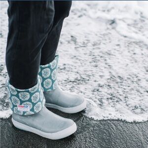 Salmon Sisters X Xtratuff - Sand dollar 15” Legacy Boot- Size 6